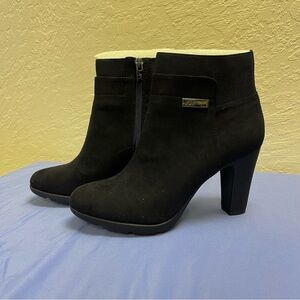 BRAND NEW ANNE KLEIN Women’s Xtream Heeled Booties ankle boots size 6